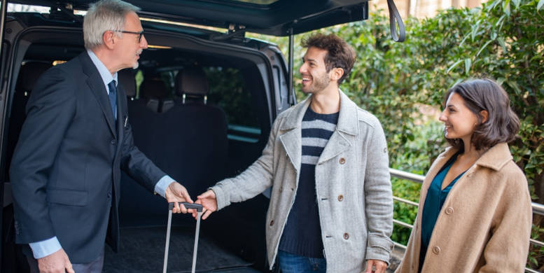 ¿Cómo funciona el servicio de lanzadera en un parking? 