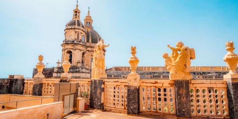 Catania: cosa vedere e dove parcheggiare, porto incluso