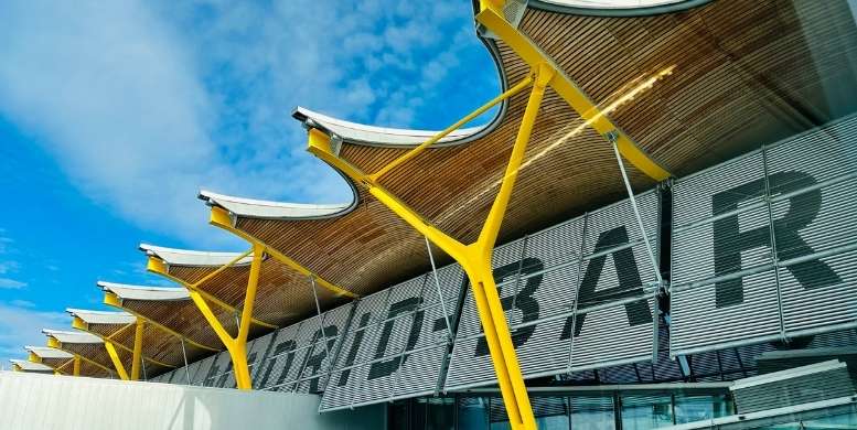 Parking low cost vs. parking oficial en el aeropuerto
